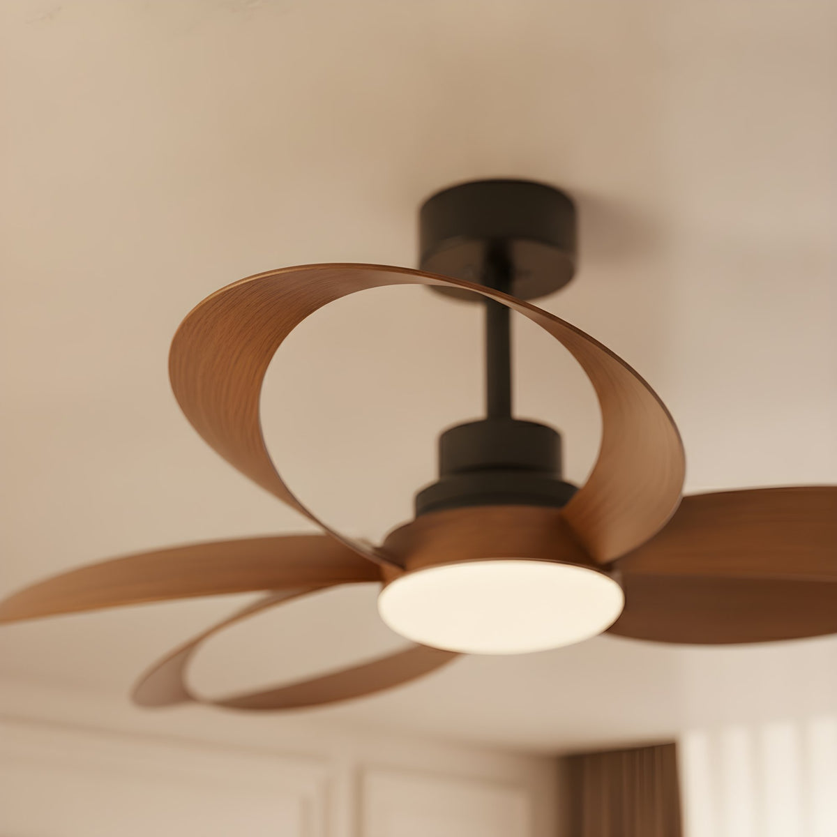 Détail d'une pale en boucle effet noyer